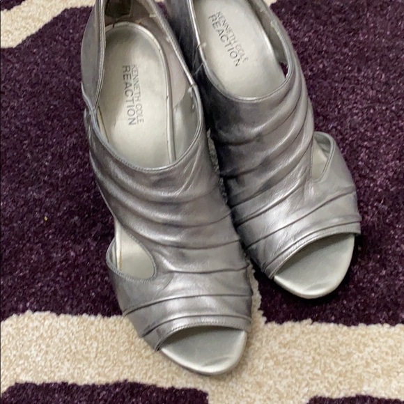 Cutout heels - Picture 1 of 4